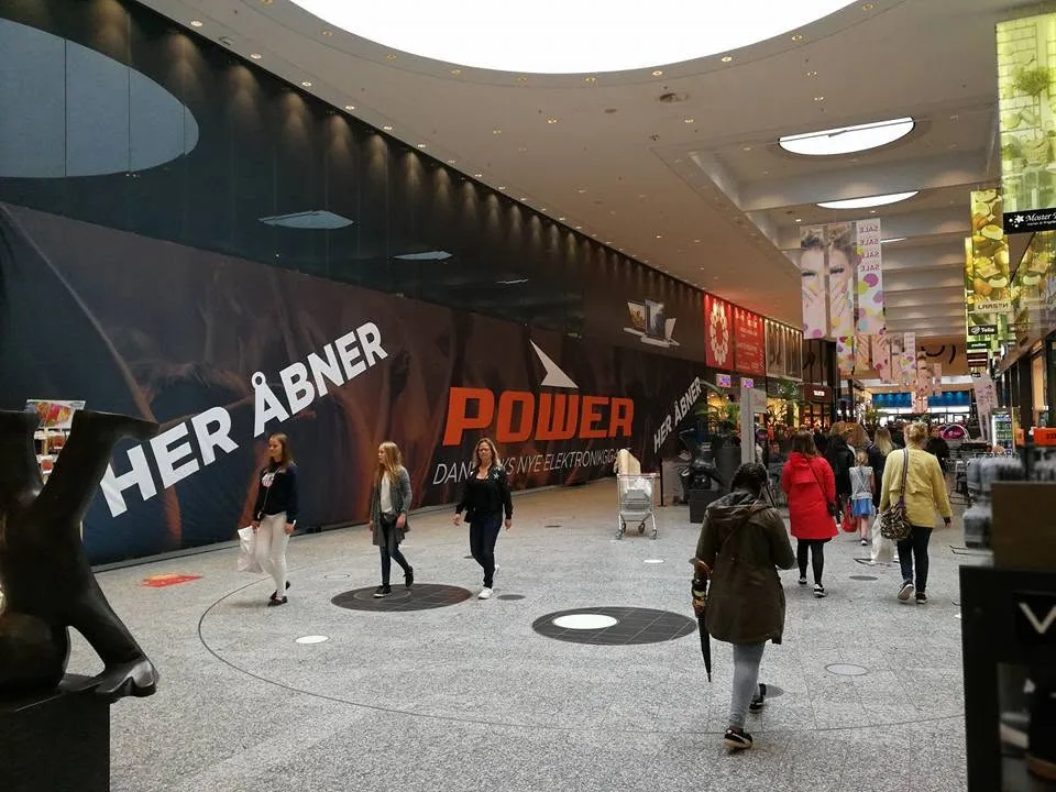 Printet afskærmning i shoppingcenter